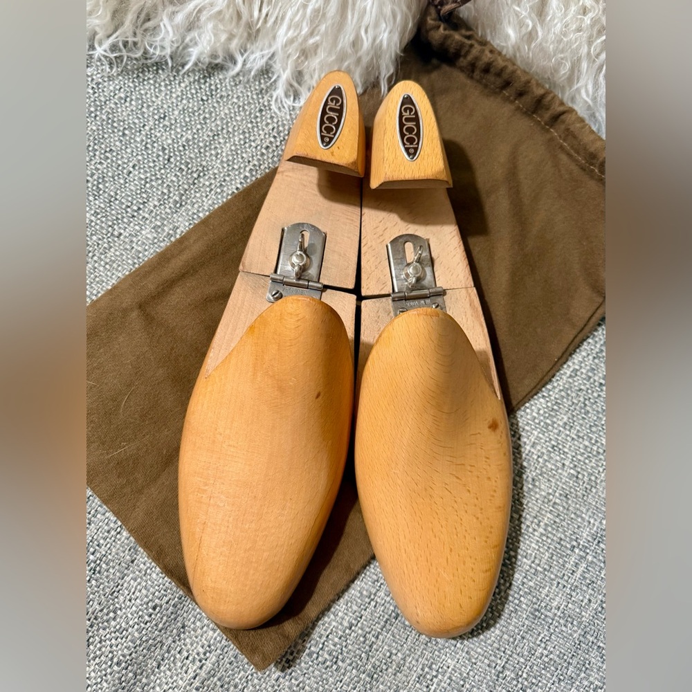 Shoe Tree by Gucci - Natural Wood 45